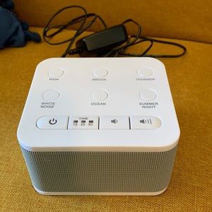 Small white noise machine